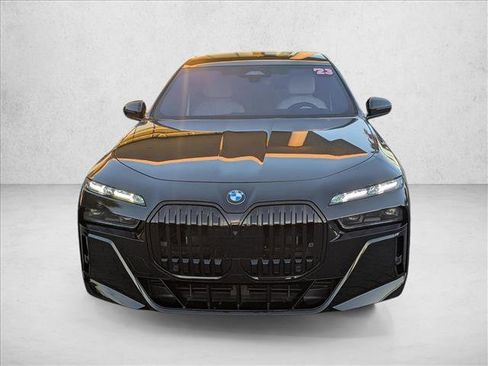 Certified 2023 BMW 760i xDrive w/ Executive Package image 2