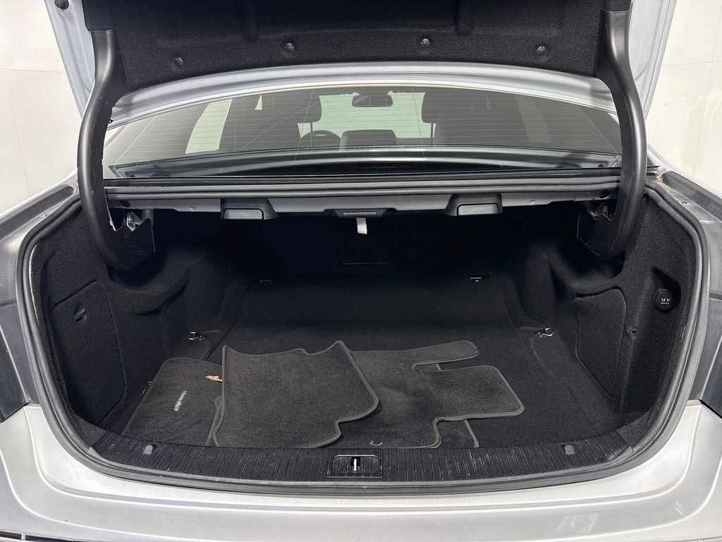 Used 2010 Mercedes-Benz E 550 Sedan image 31