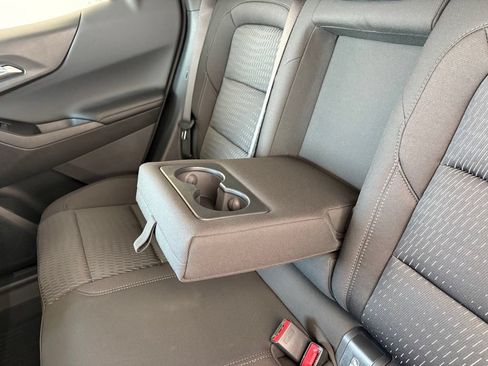 New 2027 Chevrolet Equinox LT w/ LPO, Floor Liner Package FWD image 31