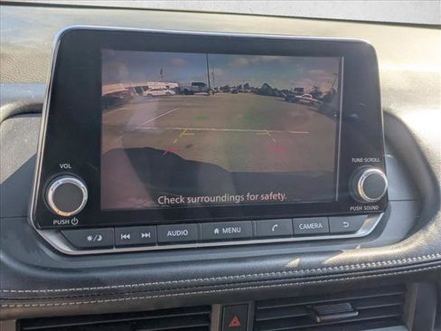 Used 2024 Nissan Rogue S image 13