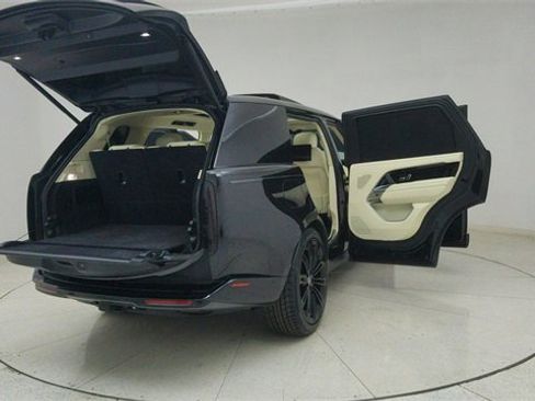 Used 2024 Land Rover Range Rover Long Wheelbase SE image 80