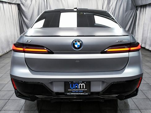 Used 2023 BMW i7 xDrive60 image 5