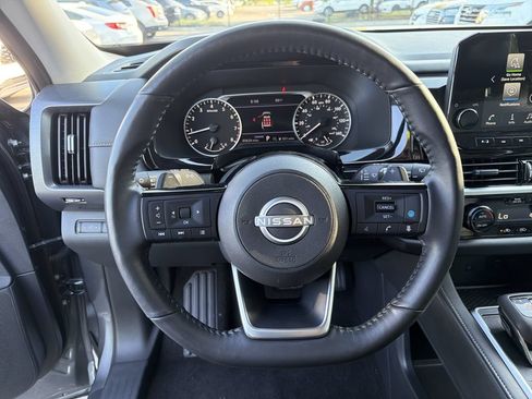 Used 2025 Nissan Pathfinder SL FWD image 26