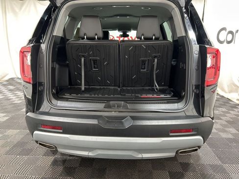 Used 2023 GMC Acadia SLT w/ Technology Package image 17