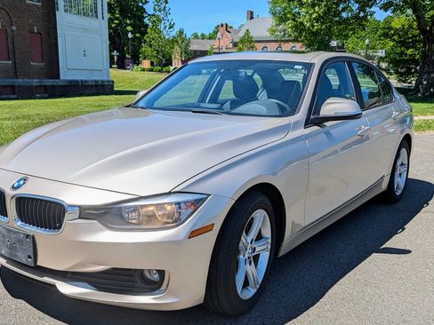 Used 2013 BMW 320i xDrive Sedan AWD/4WD image 1