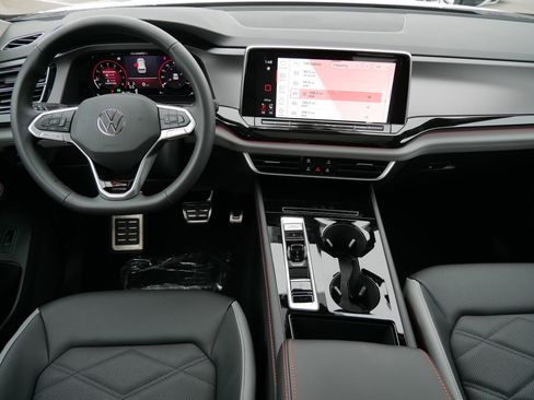New 2026 Volkswagen Atlas Peak Edition AWD/4WD image 9