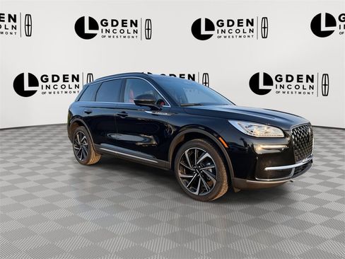 Used 2025 Lincoln Corsair Reserve w/ Equipment Group 202A image 2