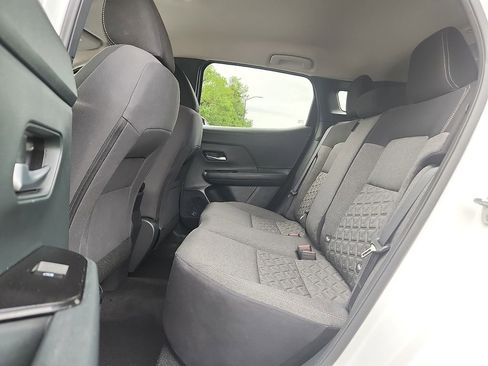Certified 2025 Nissan Kicks SV AWD/4WD image 11