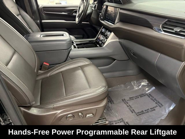 Used 2023 GMC Yukon XL Denali AWD/4WD image 9