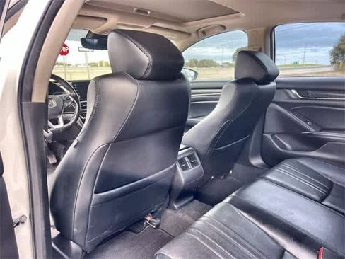 Certified 2018 Honda Accord Touring image 13