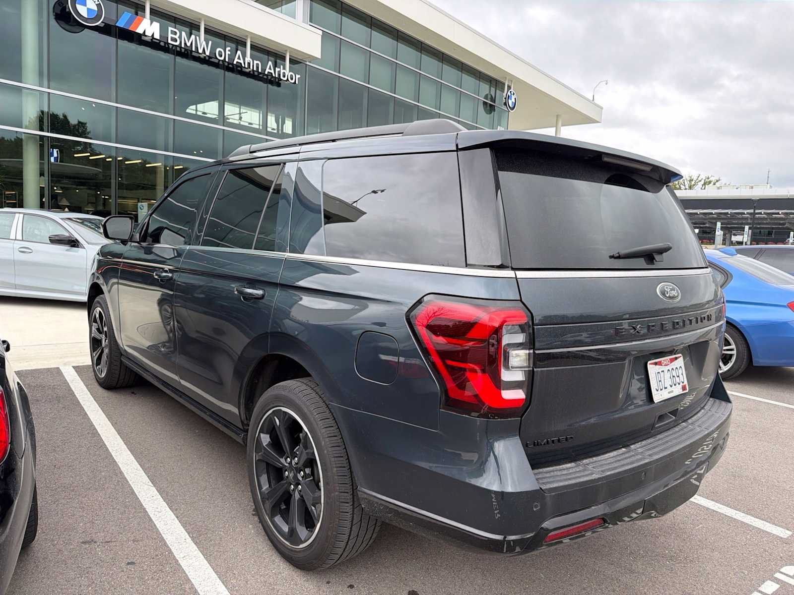 Used 2023 Ford Expedition Limited AWD/4WD image 5