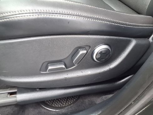 Used 2025 Genesis GV70 2.5T AWD/4WD image 22