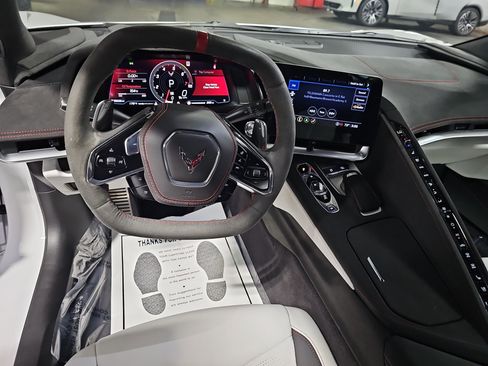Used 2023 Chevrolet Corvette Stingray Premium Cpe w/ Z51 Performance Package RWD image 17