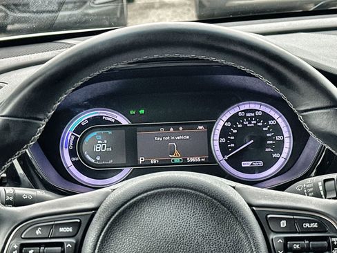 Used 2022 Kia Niro LXS image 18