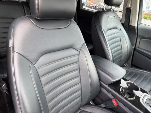 Used 2016 Ford Edge SEL w/ Equipment Group 201A image 30