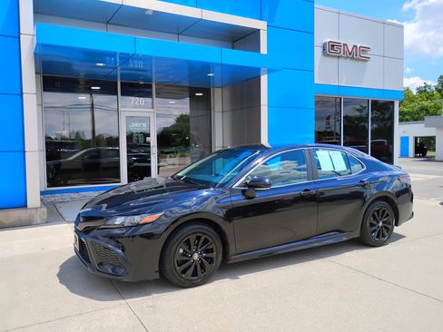 Used 2024 Toyota Camry SE FWD image 12