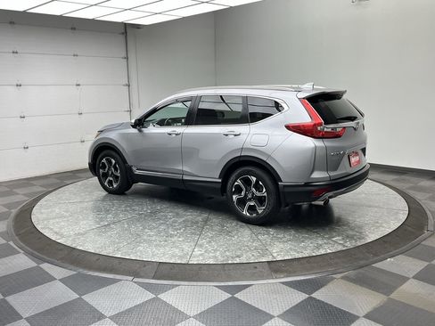 Used 2019 Honda CR-V Touring image 2