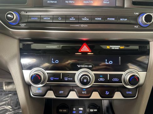 Used 2020 Hyundai Elantra SEL FWD image 30