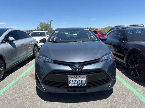 Used 2018 Toyota Corolla LE FWD image 2