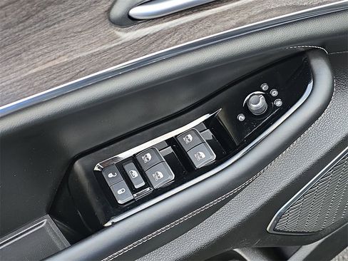 Used 2024 Jeep Grand Cherokee Overland w/ Trailer Tow Package image 17