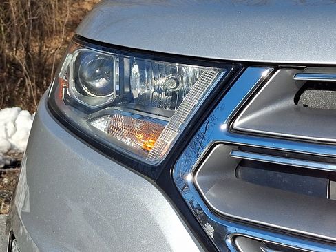 Used 2018 Ford Edge SEL w/ Equipment Group 201A image 9