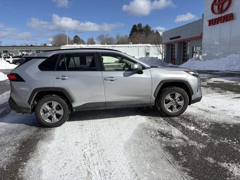 Used 2025 Toyota RAV4 XLE w/ Convenience Package image 8