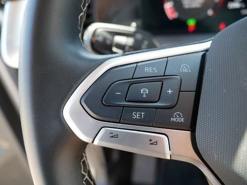 Certified 2025 Volkswagen Tiguan SE AWD/4WD image 26