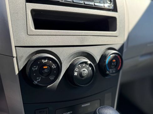 Used 2012 Toyota Corolla L FWD image 19