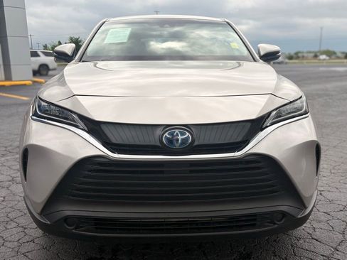 Used 2021 Toyota Venza LE AWD/4WD image 2