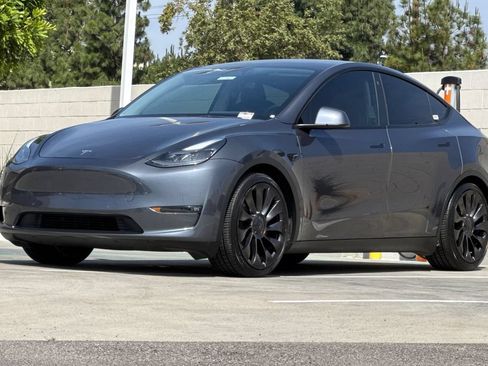 Used 2023 Tesla Model Y Performance AWD/4WD image 10