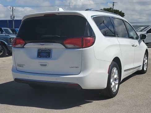 Used 2020 Chrysler Pacifica Limited image 6