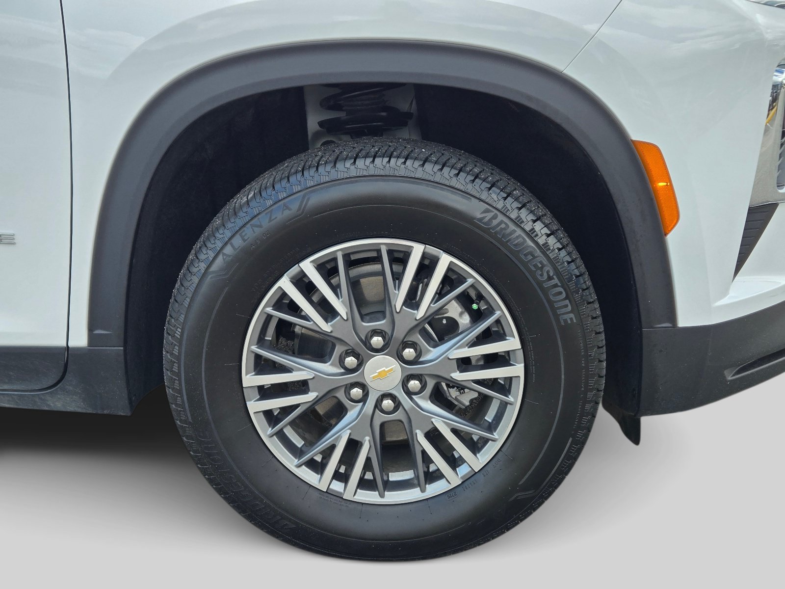 Used 2026 Chevrolet Traverse LT FWD image 4