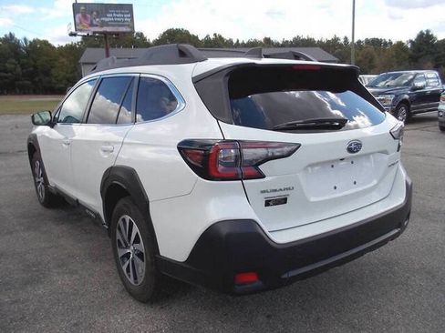 Used 2024 Subaru Outback Premium image 4