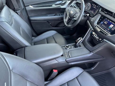 Used 2022 Cadillac XT5 Premium Luxury w/ Technology Package AWD/4WD image 18