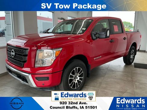 Used 2024 Nissan Titan SV w/ SV Convenience Package AWD/4WD image 5