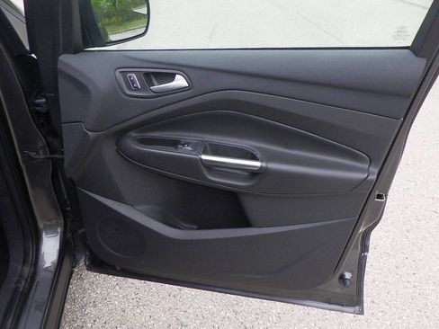 Used 2016 Ford Escape SE FWD image 13