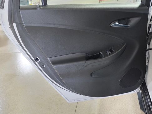Used 2017 Chevrolet Volt LT w/ Comfort Package FWD image 13