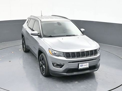 Used 2019 Jeep Compass Altitude image 60