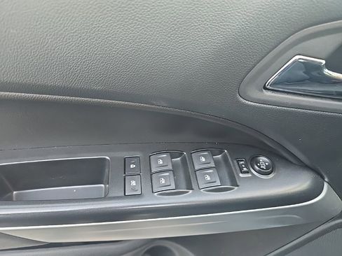 Used 2022 Chevrolet Colorado LT w/ LT Convenience Package image 16