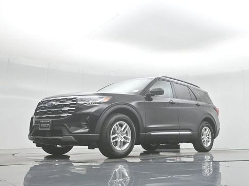 New 2025 Ford Explorer Active w/ Active Comfort Package image 19