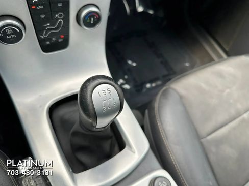 Used 2010 Volvo S40 2.4i FWD image 10