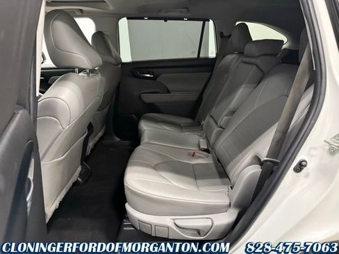 Used 2023 Toyota Highlander LE image 33