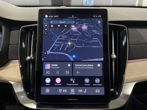 Used 2025 Volvo XC90 B6 Plus image 25