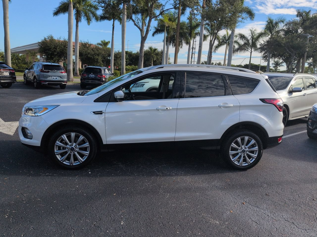 Used 2018 Ford Escape Titanium w/ Ford Safe & Smart Package FWD image 7