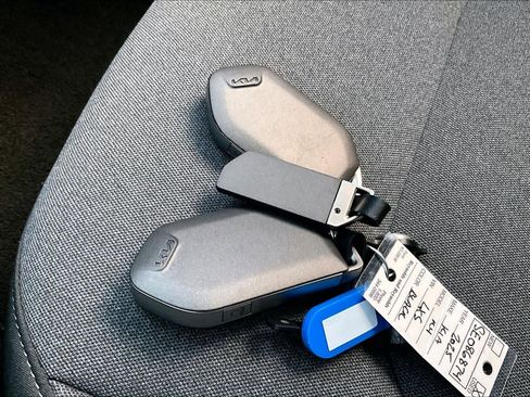 Used 2025 Kia K4 LXS image 13
