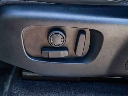 Used 2020 Land Rover Range Rover Sport HSE image 22