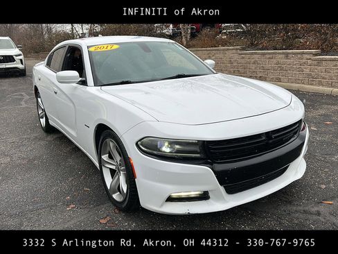 Used 2017 Dodge Charger R/T image 12