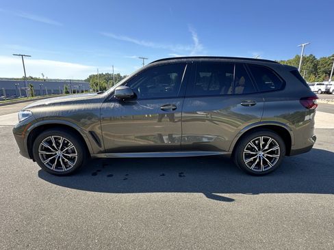 Used 2023 BMW X5 sDrive40i w/ M Sport Package RWD image 6