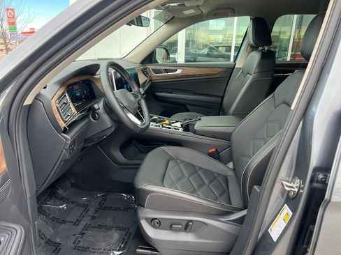 Certified 2025 Volkswagen Atlas SE image 11