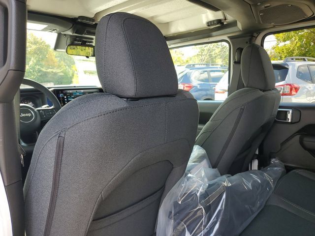 New 2025 Jeep Gladiator Sport AWD/4WD image 12